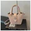 Bolsa de Mão com Padrão Lichia para Legumes Pequena Bolsa de Mão para Mulheres 2026 Nova Moda Bolsa Saco de Couro Macio Bolsa Transversal Simples de Primavera