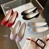 Zapatos de cuero frescos y sencillos con tacón grueso, punta redonda, sin cordones de tacón medio para mujer, colección de moda otoño/invierno 2026