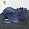 Nuevo conjunto de dos piezas de bufanda gorro de felpa de una sola capa para niños, gorro de algodón con estampado, sombrero cortavientos con protección para los oídos para primavera y otoño
