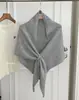 Bufanda Cruzada de Mezcla de Lana de Moda Chal Grande para Otoño/Invierno Color Sólido Versátil Protector de Cuello Ropa Exterior Bufanda Triangular Fabricante Transfronterizo