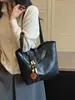 Coleção de outono 2026 transfronteiriça: bolsa tote retrô, versátil, de grande capacidade, perfeita para o trabalho e para ir ao trabalho, bolsa de ombro feminina estilosa