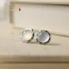 Pendientes de Ágata Calcedonia Natural Grado A Verde Claro con Incrustación Plateada, Pendientes Simples Vintage con un Toque de Lujo, Exquisito Diseño Pequeño de Cabujón