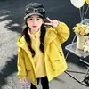 Ropa de abrigo para niña otoño e invierno 2026 nuevo estilo niños polar desmontable tres en uno chaqueta de otoño para bebé niña
