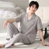 Pijama de Gaze de Algodão Puro para Homens, Verão Manga Curta Calça Longa, Cardigã com Lapela, Conjunto de Duas Peças para Casa Masculino Transfronteiriço para Transmissão ao Vivo