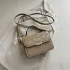 Bolso de mano patchwork monogramado estilo coreano con cierre de candado, un bolso de hombro moderno y minimalista, un bolso cuadrado pequeño adecuado para uso casual y para ir al trabajo