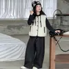 Conjunto Espeso con Forro de Felpa para Niñas Otoño Invierno 2026 Nuevo Estilo Coreano Chaleco Casual con Capucha para Niña Conjunto de Tres Piezas