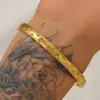 Venda Quente Transfronteiriça Impermeável Resistente ao Desbotamento Aço Titânio Conjunto de Pulseiras de Flor Levemente Luxuoso High-End Moda Versátil Banhado a Ouro 18K