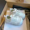 Nuevos Zapatos Casuales Blancos para Niños Otoño 2026, Zapatos Deportivos Ligeros para Niños, Tenis Versátiles de Suela Plana para Niñas
