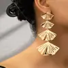 Brincos personalizados de nicho simples elegantes design de folha brincos requintados moda feminina versátil Diário