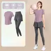 Conjunto esportivo profissional para corrida feminina, novo traje de fitness de verão respirável de secagem rápida, conjunto de yoga de alta qualidade de manga curta
