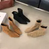 []Botas Elásticas de Gamuza Retro para Mujer 2026 Nuevo Estilo Moda Punta Fina Personalidad Tacón Grueso Botas Martin