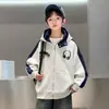 Jaqueta de Beisebol Masculina Primavera e Outono 2026 Nova Jaqueta Fina de Outono para Crianças Médias e Grandes Roupa de Outono Masculina Top Tendência