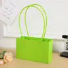 Bolsa Tote de Flores Fashion e de Luxo para o Dia das Mães, Bolsa com Arranjo de Flores em Papel Kraft Impermeável com Flor de Rosa, Atacado de Caixas de Presente