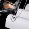 Colar de amor oco de nicho de luxo leve feminino em design japonês e coreano, corrente de clavícula combinando, colar de aço de titânio, atacado