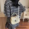 Design de Nicho Tendência Verão 2025 Nova Bolsa Quadrada Pequena Estilosa Moda Texturizada Feminina de Ombro Transversal