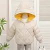 Outono e Inverno Casaco acolchoado de algodão infantil para meninos e meninas Casaco com capuz grosso estilo coreano Casaco acolchoado de algodão infantil Roupas infantis curtas