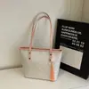 Bolsa Tote da Moda de Grande Capacidade para Mulheres Verão 2025 Nova Bolsa Transversal Casual de Ombro para Estudantes Universitários para Aulas e Trabalho