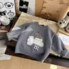 Nuevos estilos de otoño e invierno: suéteres para niños, tops de punto bordados para niños, suéteres unisex de dibujos animados, ropa de invierno elegante para niños pequeños