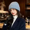 Gorro de Lana Cálido para Otoño e Invierno para Hombres y Mujeres Estilo Coreano Bordado de Letras Gorro de Punto Protección contra el Frío Cubreorejas Cubrecabezas Moderno