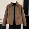 Jaqueta Feminina de Algodão com Gola Matelassê Diamante Retro Outono Inverno Nova Curta Com Pelúcia Quente Roupa de Mãe Outerwear para Meia-idade e Idosos Roupas de Algodão