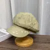 Chapéu Octogonal Retrô Rasgado Desgastado Feminino 2026 Notícias Outono Inicial Boné de Jovem Elegante Versátil Rosto Afinando Chapéu de Pintor
