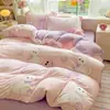 Juego de Cuatro Piezas de Terciopelo de Leche Grado Maternal e Infantil Invierno Cubrecama de Terciopelo Coral Espeso Invierno Sábana Bajera con Forro Polar Funda Nórdica Juego de Tres Piezas