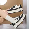 Zapatillas de plataforma de moda para mujeres bajitas, con suela gruesa y forro de felpa, nueva colección otoño/invierno 2026, zapatillas versátiles y cálidas de color blanco