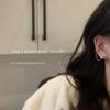 Pendientes de clip para cartílago de oreja con lazo de perlas vintage Dongju uno nuevo estilo 2022 pendientes diseño de nicho sentido otoño e invierno