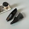 Versión de Piel de Oveja~Moda Versátil Simple Punta Cuadrada Pequeña Temperamento de Viaje Versátil Zapatos Pequeños de Cuero Mocasines Casuales para Mujer