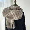 Cachecol Xadrez para Mulheres, Novo Estilo Outono e Inverno para Estudantes, Borla Coreana Atmosfera de Alto Padrão, Xale Versátil Quente para Casais