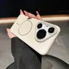 Funda magnética de PC de color suave compatible con Huawei P70PRO, amigable con la piel, MATE70 dorado desierto P70 anticaída