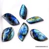 Hojas de feldespato de tracción natural con forma de hojas de piedra lunar azul, gotas de agua con forma, color claro, colgantes ornamentales de feldespato de tracción, fábrica
