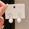 Pendientes de Flor de Nácar con Circonita, Estilo Lujo Ligero, Aguja de Plata Electrochapada en Oro Real de 14K, Pendientes de Dos Vías para Mujer