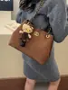 Bolso de Cadena de Moda y Sencillo para Mujer Otoño e Invierno 2025 Nuevo Bolso Cruzado de Hombro Casual Bolso Cubo de Moda para el Trabajo