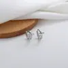 Brincos de Argola Pequenos Dourados com Cruz de Diamantes Cintilantes para Mulheres, Versáteis e Únicos, Estilo Europeu e Americano, Doces e Descolados, Tendência Hip-Hop