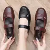 Zapatos cómodos de suela blanda con diseño de grulla de origami blancos, zapatos planos antideslizantes para mujeres de mediana edad y mayores, zapatos de cuero para primavera y otoño con velcro para personas mayores