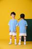 Camiseta deportiva de entrenamiento transfronterizo rápido al por mayor, uniforme de fútbol para niños, traje de verano para jardín de infantes, para hombres y mujeres chinos al aire libre
