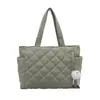 Bolso acolchado de algodón estilo Ins, bolso de mano tipo tote versión coreana para mujer, gran capacidad, nuevo modelo de invierno 2026, bolso de un solo hombro, bolso grande acolchado
