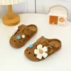 Sandalias para Niña con Lindas Decoraciones de Flores, Estilo Birkenstock, Cerradas en la Punta, Slip-On, Antideslizantes, Suela Suave, Sandalias de Verano