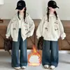 Jaqueta com Capuz Outono para Meninas Mais Velhas 2026 Novo Estilo Menina Crianças Outono Menina com Bordado Capuz Zíper
