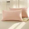 Fundas de almohada 100% algodón para dormitorios, alojamientos y casas de huéspedes, 48 cm x 74 cm, Juego de dos, Fundas de almohada 100% algodón