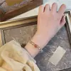 Pulsera de Cristal Blanco Natural para Mujer Estilo Ins Diseño de Nicho Cristal de Fresa Pulsera de Cristal de Transferencia Regalo de Cumpleaños