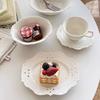 Venta al por mayor exportación comercio exterior palacio retro luz de lujo repujado cerámica tazón para pastelería taza de café plato