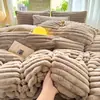 Juego de cuatro piezas de pelo de conejo de alta gama, juego de cama de terciopelo de leche, forro polar de coral grueso de doble cara para otoño e invierno, sábana, funda de edredón, manta individual