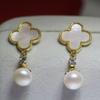 Aretes de Trébol de Cuatro Hojas de Aguja de Plata S925 Perla Natural Concha Blanca Elegantes Simples Ligeramente Lujosos Moda Aretes de Alta Gama