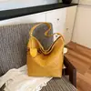 Bolsa feminina com padrão trançado exclusivo, nova bolsa tote vintage para o outono de 2026, bolsa de ombro e transversal de grande capacidade