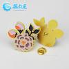 Artesanía de metal personalizada hermoso broche de flor metal planta serie flor insignia de pintura de dibujos animados fabricación