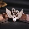Broche de Cisne para Mujer, Regalo del Festival Qixi, Pin Anti-Exposición, Accesorio de Ropa Versátil de Nicho, Venta al por Mayor de Fábrica de Joyería