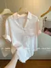 Camisa de linho rosa claro com decote V e mangas curtas para mulheres, novo estilo de verão, fina, solta, casual, estilo coreano, moderna, top com proteção solar