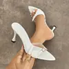 Sandálias de Salto Alto Femininas Primavera/Verão Bico Fino Salto Agulha com Fivela de Strass Mules Fashion Versátil Elegante